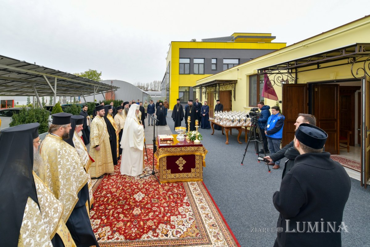 A început pregătirea Sfântului și Marelui Mir în Capitală 328684