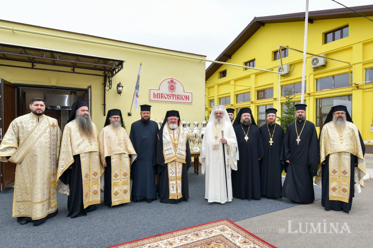 A început pregătirea Sfântului și Marelui Mir în Capitală 328690