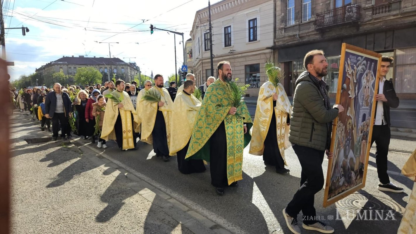 Sărbătoare luminoasă la Catedrala Mitropolitană din Timișoara 328630