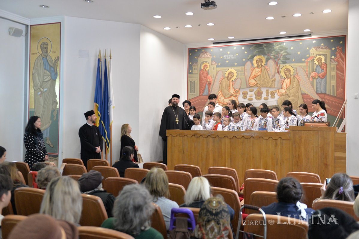 Daruri de Paști oferite persoanelor nevoiașe de Protoieria Sector 3 Capitală 328921