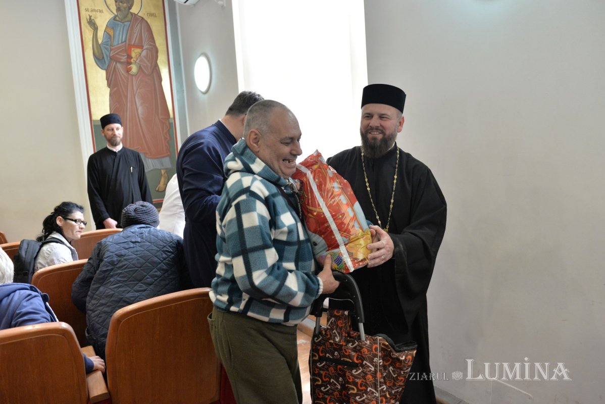 Daruri de Paști oferite persoanelor nevoiașe de Protoieria Sector 3 Capitală 328924