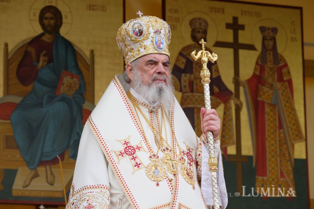 Sfințirea Marelui Mir în Joia Mare la București 329024