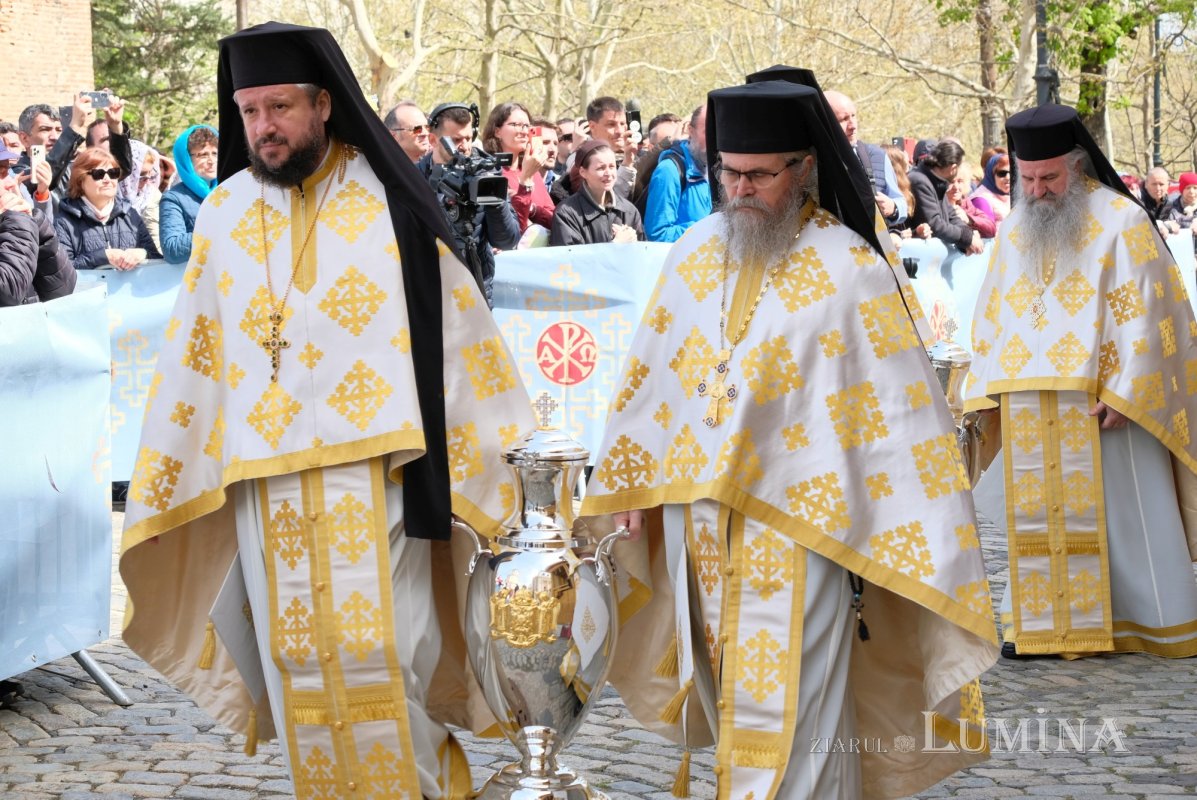 Sfințirea Marelui Mir în Joia Mare la București 329038