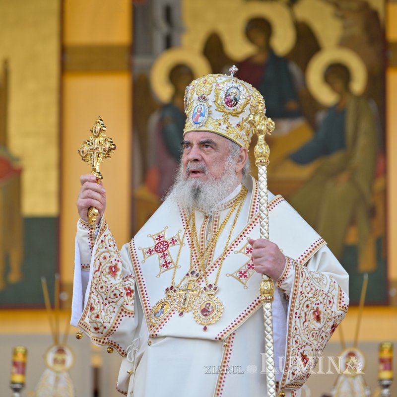 Sfințirea Marelui Mir în Joia Mare la București 329053