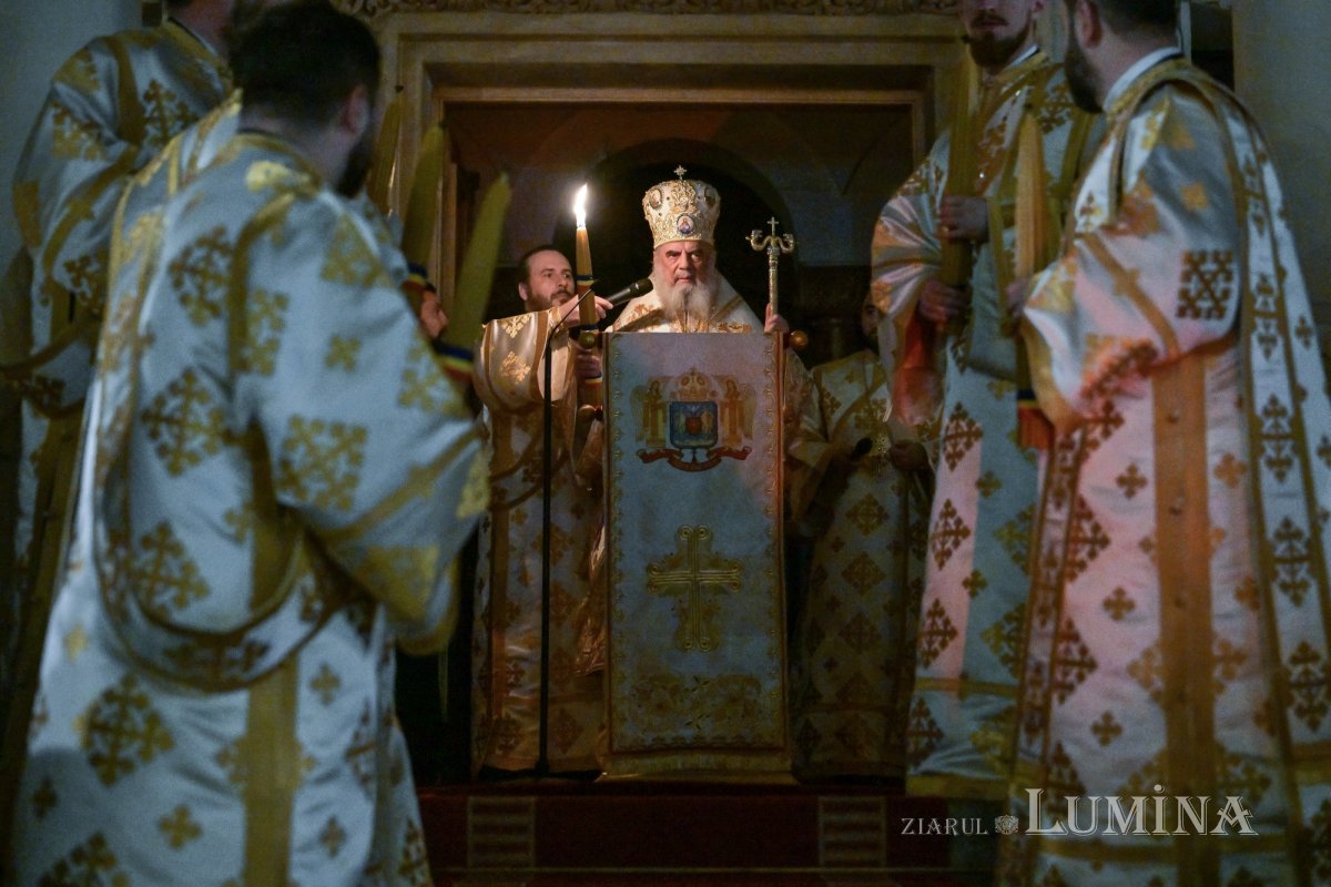 „Învierea lui Hristos este izvor de pace şi bucurie, de speranţă şi ajutor în viaţă” 329274