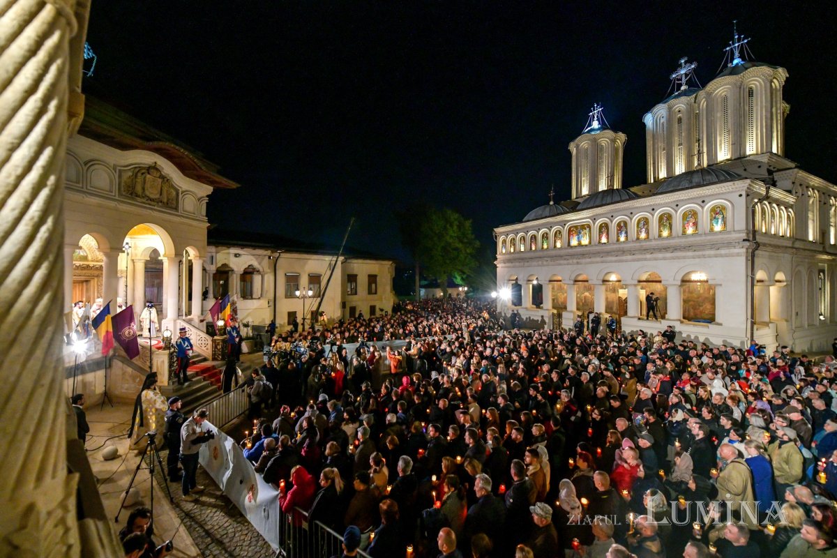 „Învierea lui Hristos este izvor de pace şi bucurie, de speranţă şi ajutor în viaţă” 329279