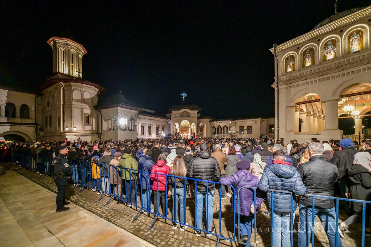 „Învierea lui Hristos este izvor de pace şi bucurie, de speranţă şi ajutor în viaţă” 329280