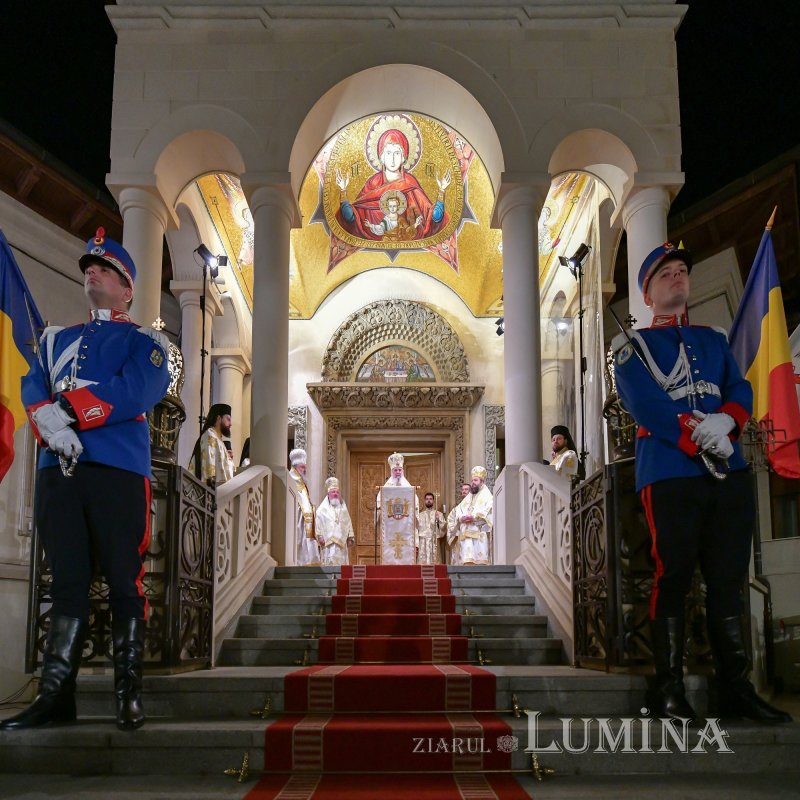 „Învierea lui Hristos este izvor de pace şi bucurie, de speranţă şi ajutor în viaţă” 329281