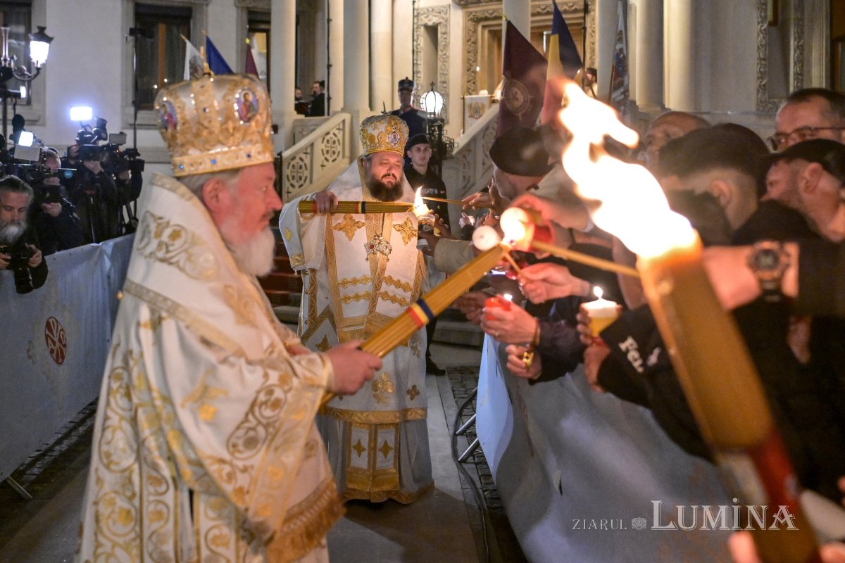 „Învierea lui Hristos este izvor de pace şi bucurie, de speranţă şi ajutor în viaţă” 329290