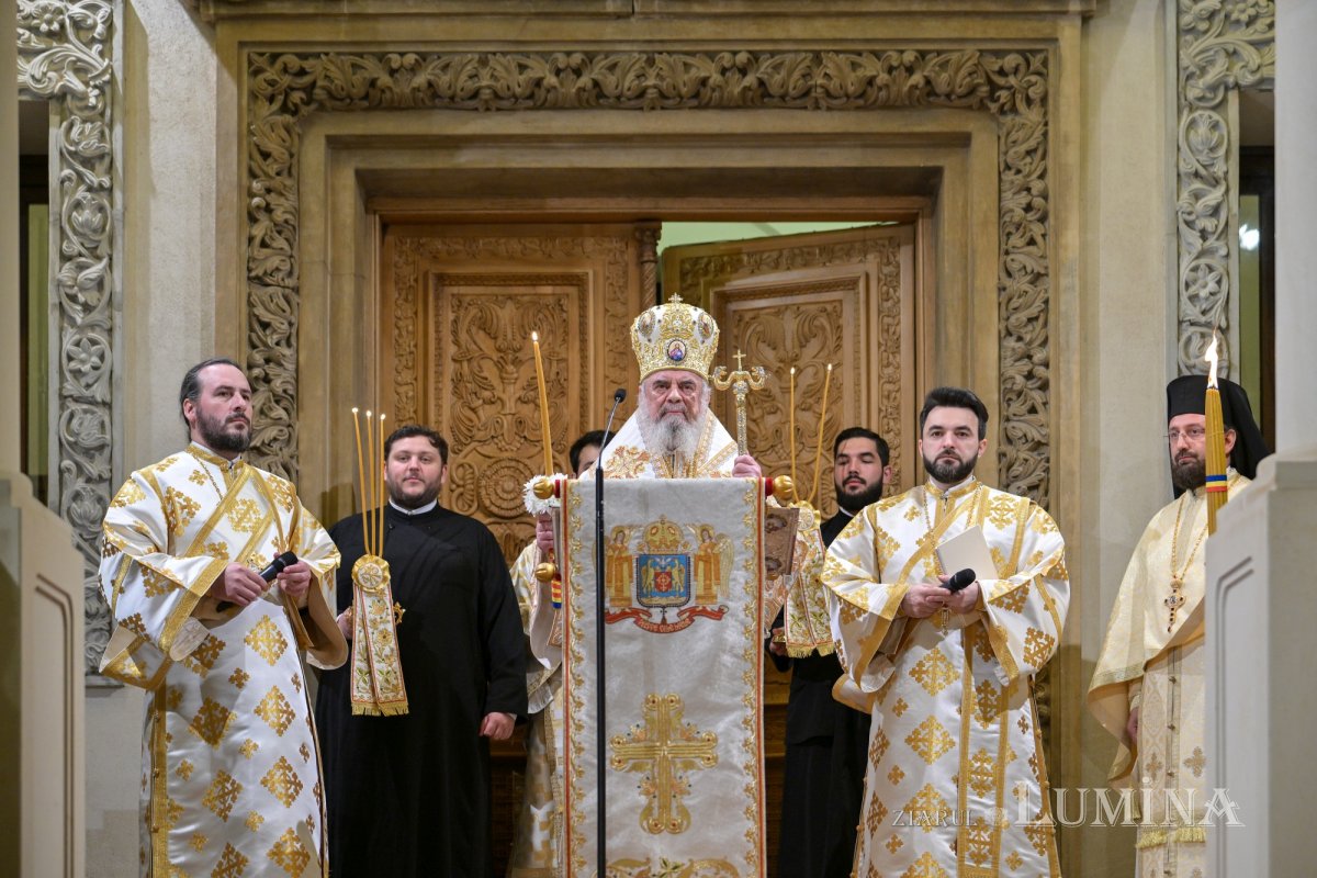 „Învierea lui Hristos este izvor de pace şi bucurie, de speranţă şi ajutor în viaţă” 329292
