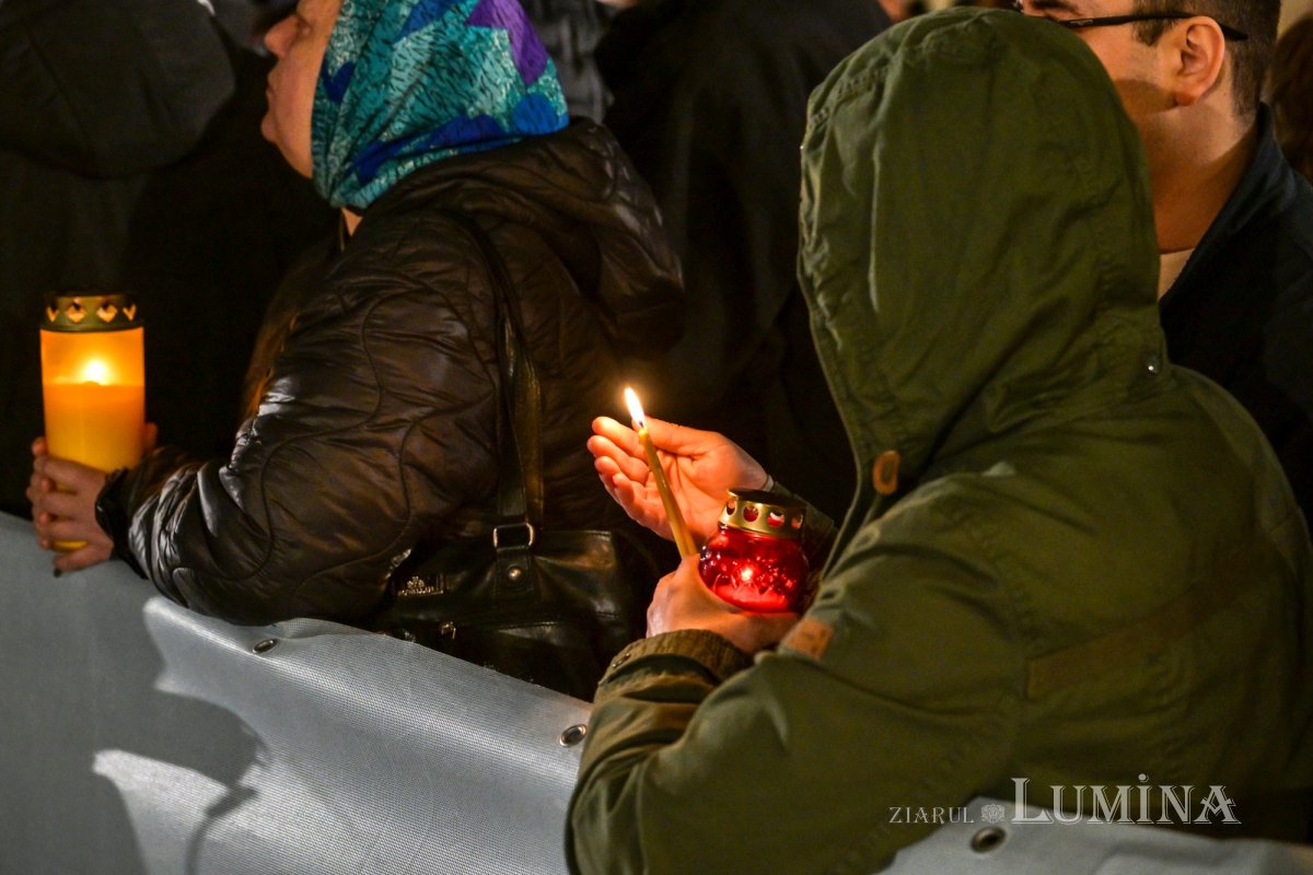 „Învierea lui Hristos este izvor de pace şi bucurie, de speranţă şi ajutor în viaţă” 329295