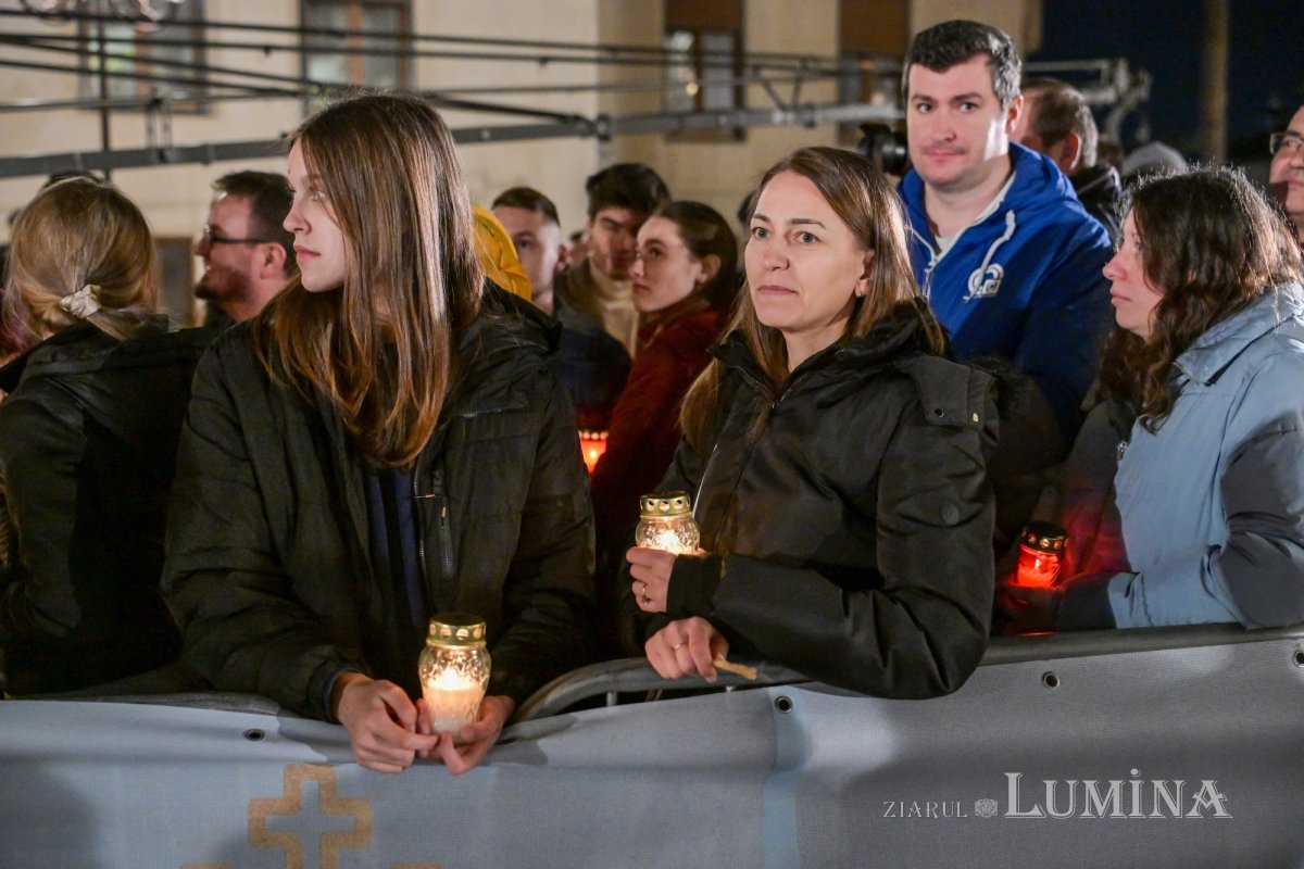 „Învierea lui Hristos este izvor de pace şi bucurie, de speranţă şi ajutor în viaţă” 329306