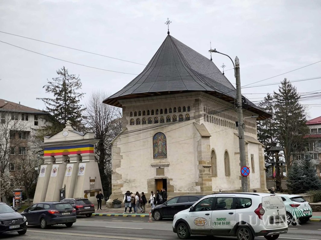 Biserica „Trei Clopote”, credință în Înviere și reînviere 328257