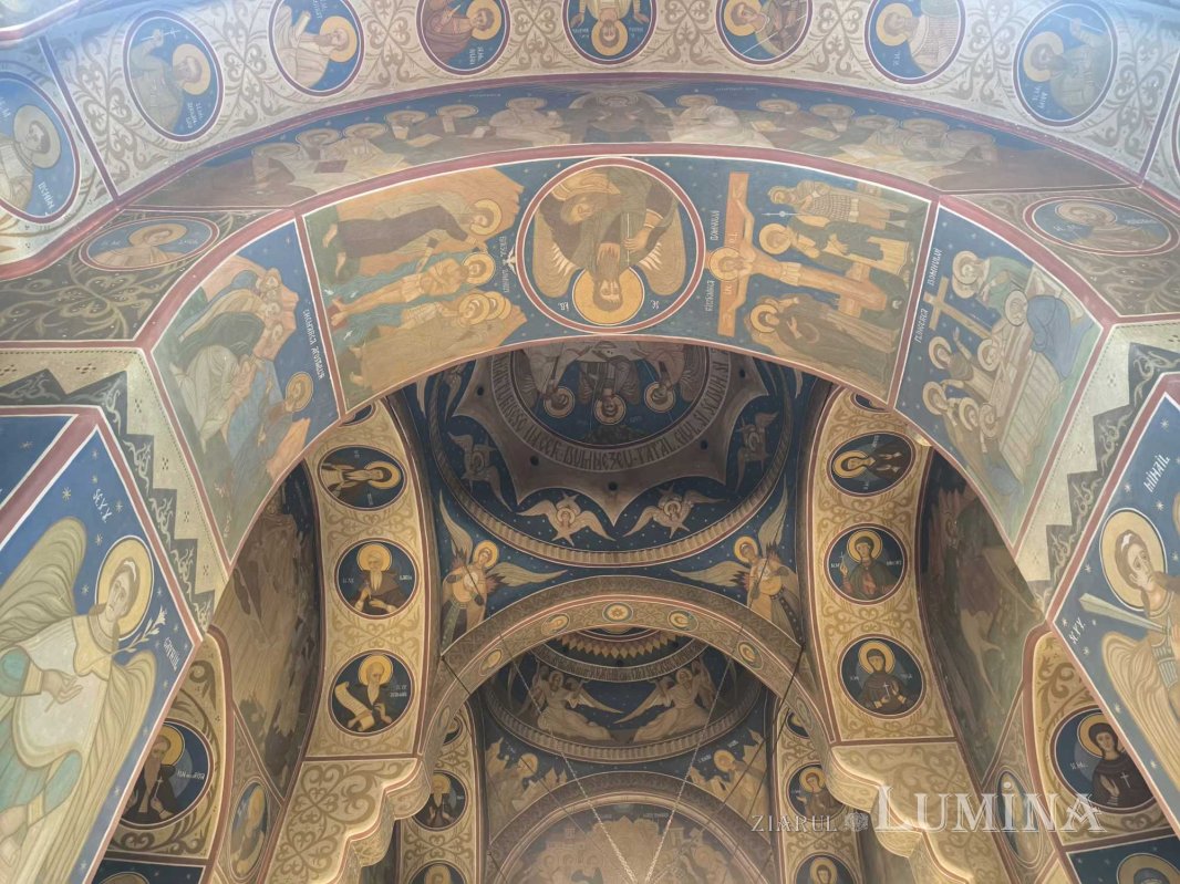 Biserica „Trei Clopote”, credință în Înviere și reînviere 328262