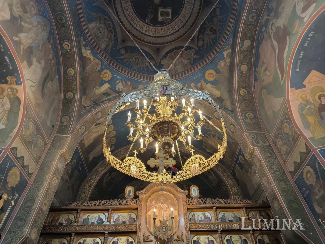 Biserica „Trei Clopote”, credință în Înviere și reînviere 328263