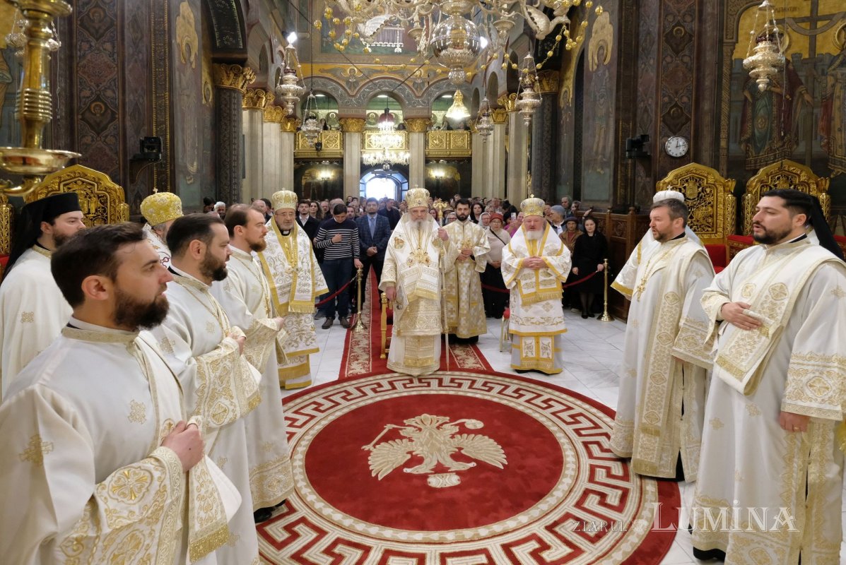 Vecernia specială din prima zi de Paști la Catedrala Patriarhală 329353