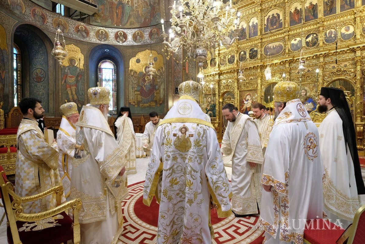 Vecernia specială din prima zi de Paști la Catedrala Patriarhală 329355