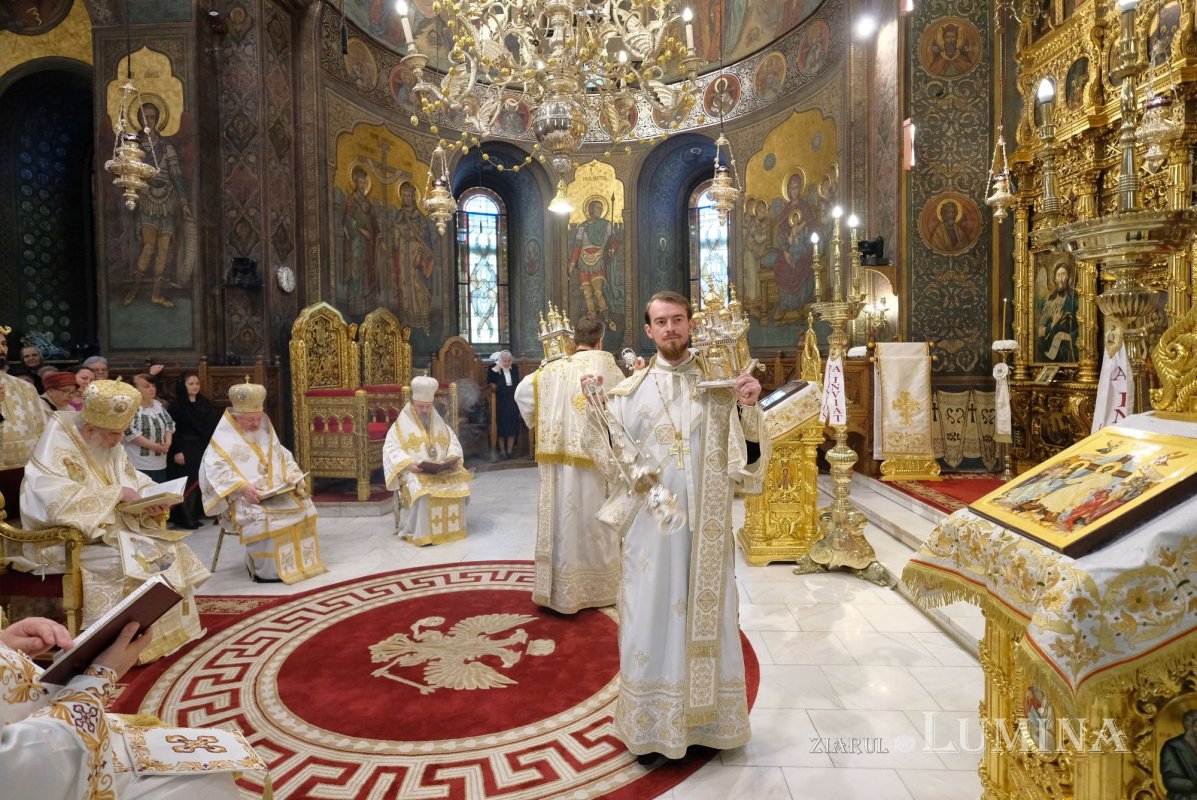 Vecernia specială din prima zi de Paști la Catedrala Patriarhală 329359