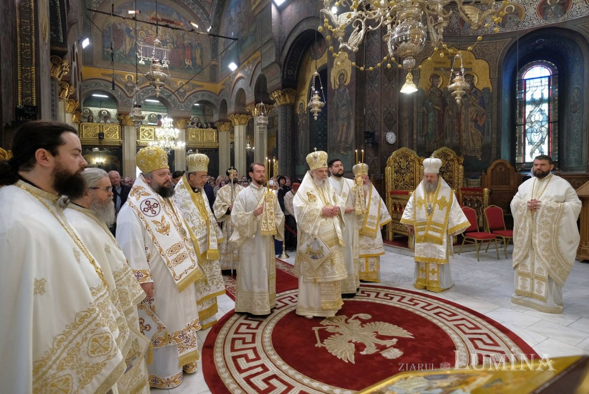 Vecernia specială din prima zi de Paști la Catedrala Patriarhală 329361