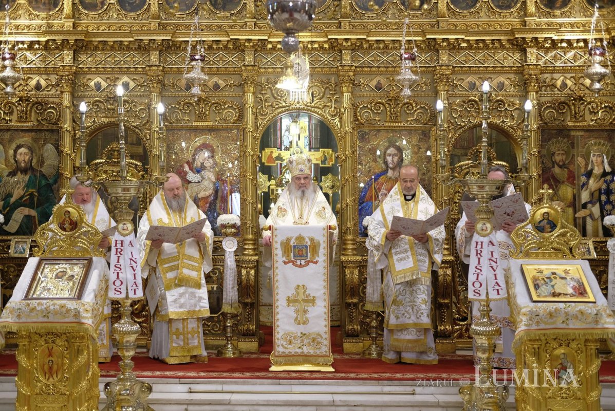 Vecernia specială din prima zi de Paști la Catedrala Patriarhală 329364