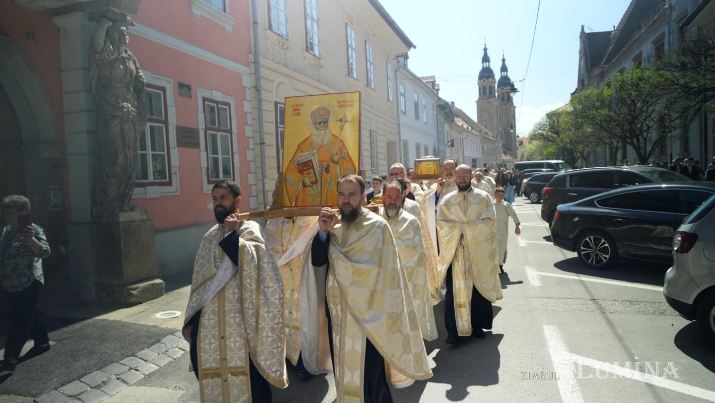 Procesiune în cetatea Sibiului în Duminica Paştilor 329503