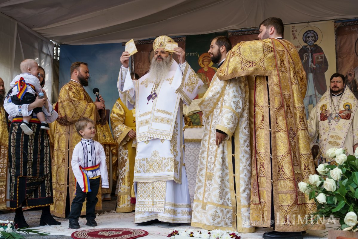 Credincioșii din Botoșani, în rugăciune de Sfântul Gheorghe 329596