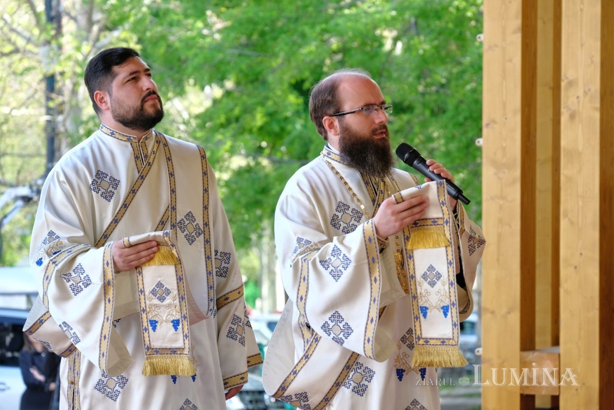 Cinstirea Izvorului Tămăduirilor  Maicii Domnului pe Colina Bucuriei 329788