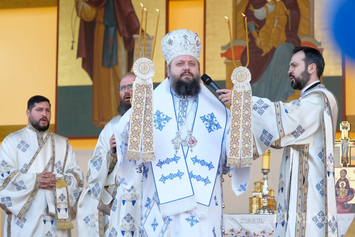 Cinstirea Izvorului Tămăduirilor  Maicii Domnului pe Colina Bucuriei 329793