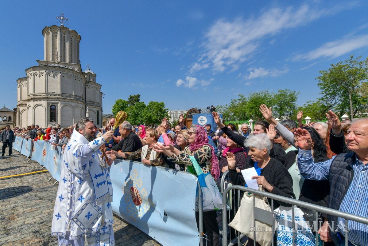 Cinstirea Izvorului Tămăduirilor  Maicii Domnului pe Colina Bucuriei 329807