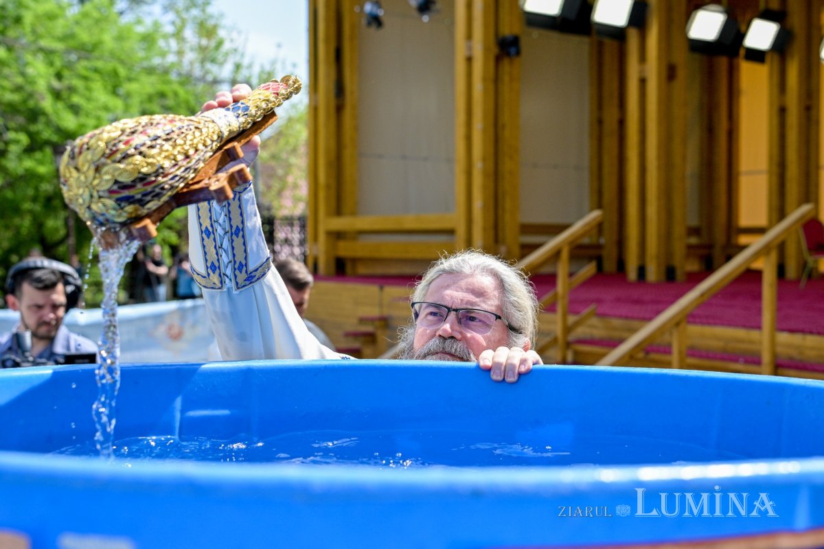 Cinstirea Izvorului Tămăduirilor  Maicii Domnului pe Colina Bucuriei 329814
