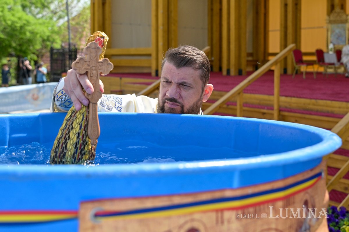 Cinstirea Izvorului Tămăduirilor  Maicii Domnului pe Colina Bucuriei 329815