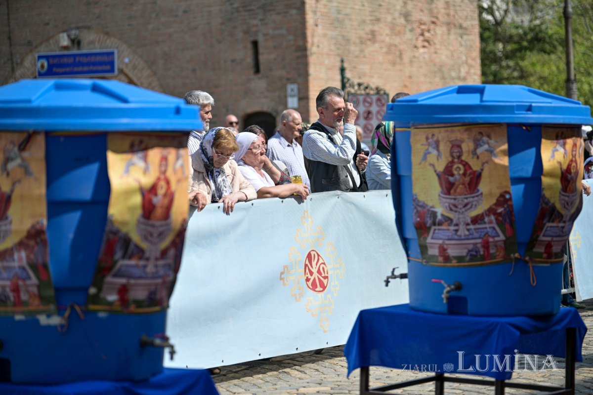 Cinstirea Izvorului Tămăduirilor  Maicii Domnului pe Colina Bucuriei 329822