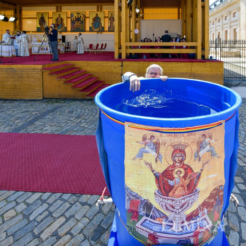 Cinstirea Izvorului Tămăduirilor  Maicii Domnului pe Colina Bucuriei 329825