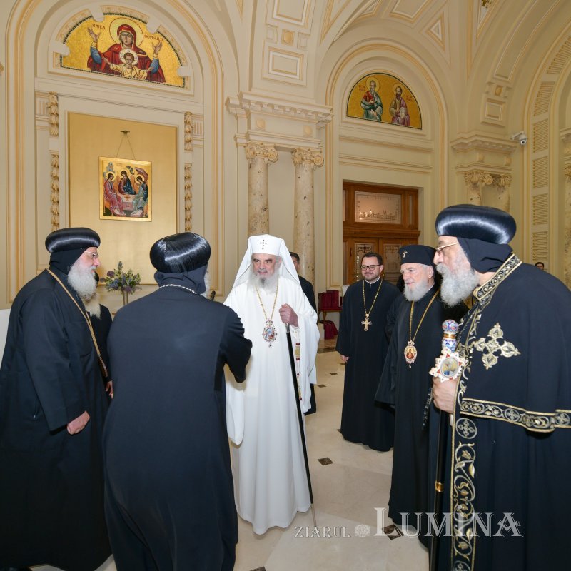 Întâistătătorul Bisericii Copte primit la București de Patriarhul României 330241