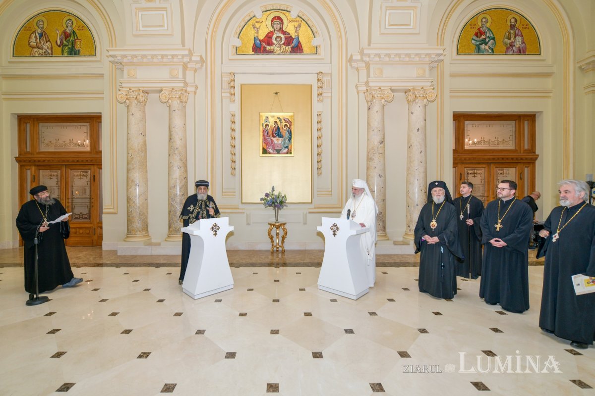 Întâistătătorul Bisericii Copte primit la București de Patriarhul României 330242