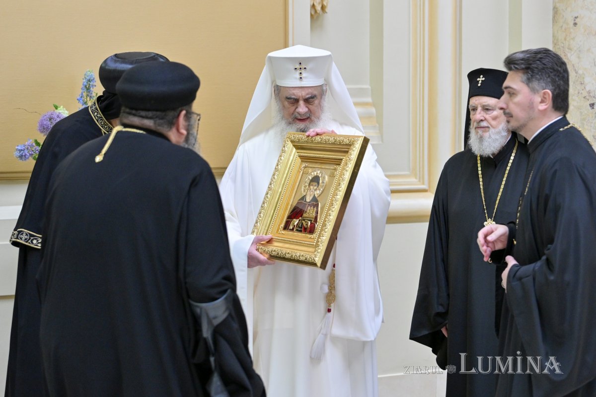 Întâistătătorul Bisericii Copte primit la București de Patriarhul României 330262