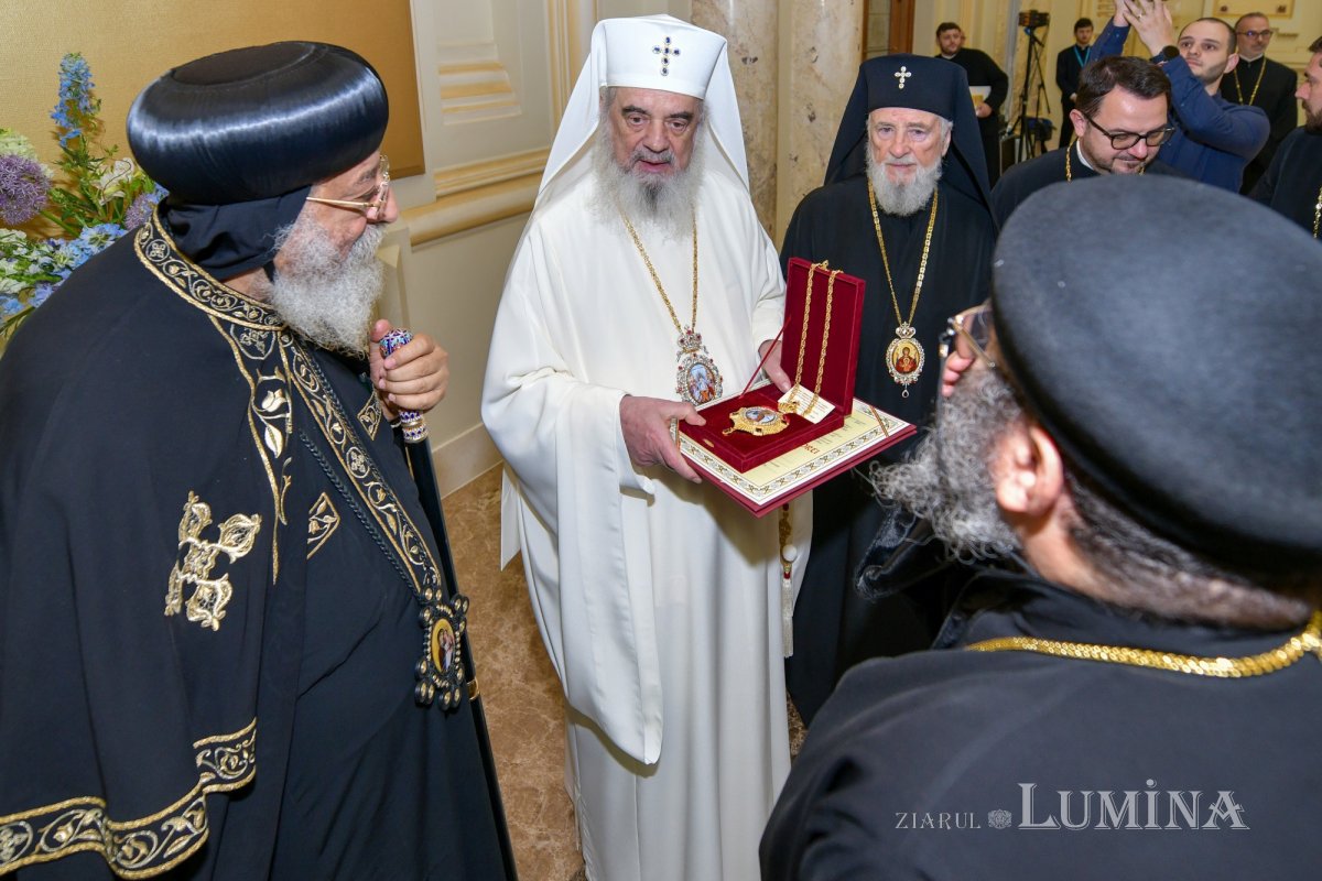 Întâistătătorul Bisericii Copte primit la București de Patriarhul României 330264