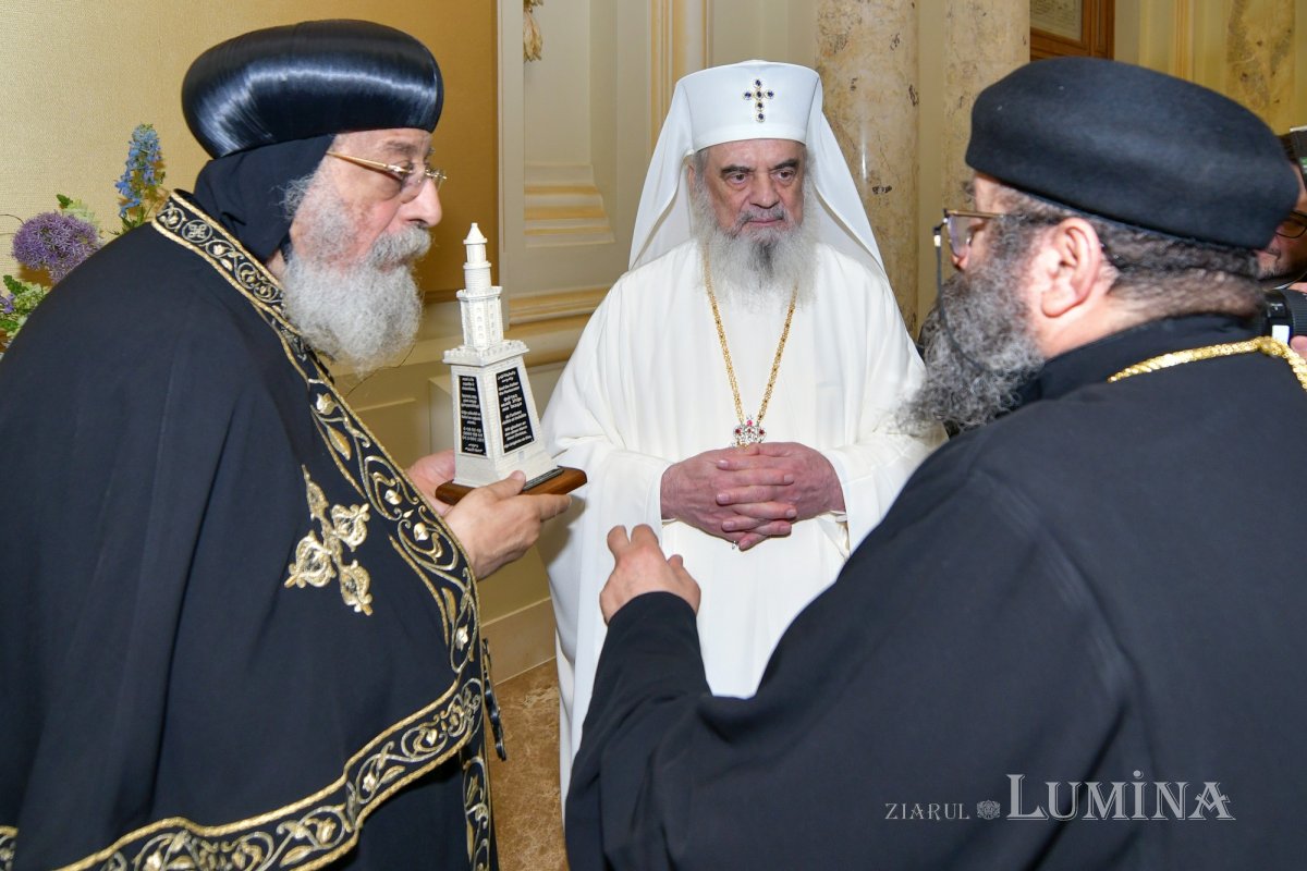 Întâistătătorul Bisericii Copte primit la București de Patriarhul României 330265