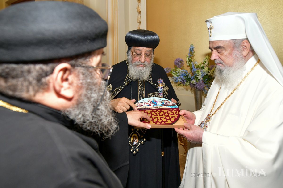 Întâistătătorul Bisericii Copte primit la București de Patriarhul României 330267