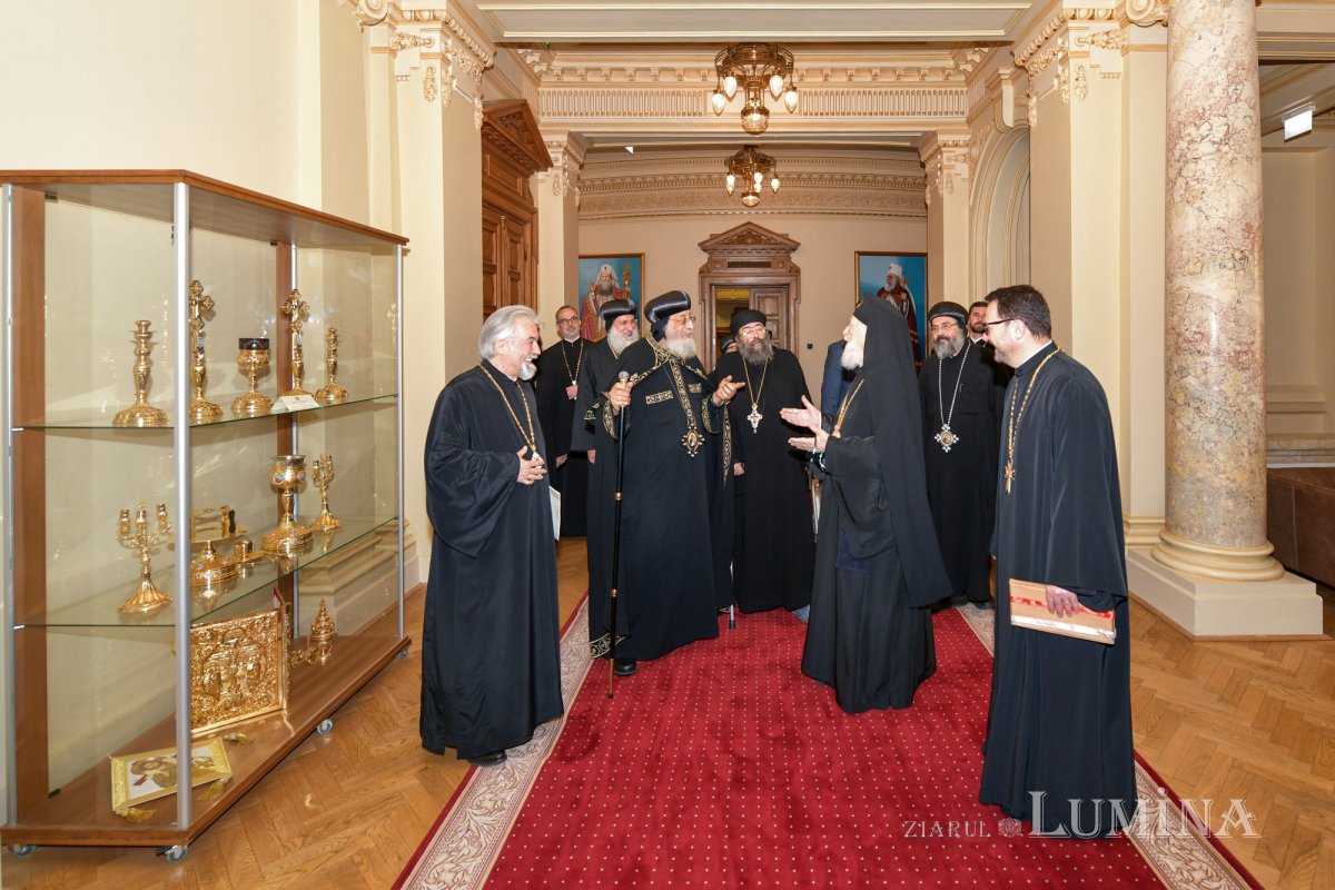 Întâistătătorul Bisericii Copte primit la București de Patriarhul României 330268