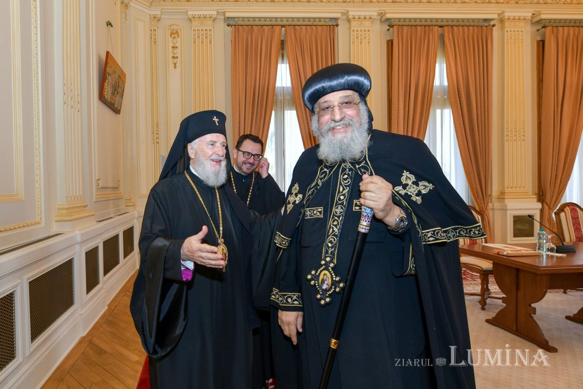 Întâistătătorul Bisericii Copte primit la București de Patriarhul României 330269