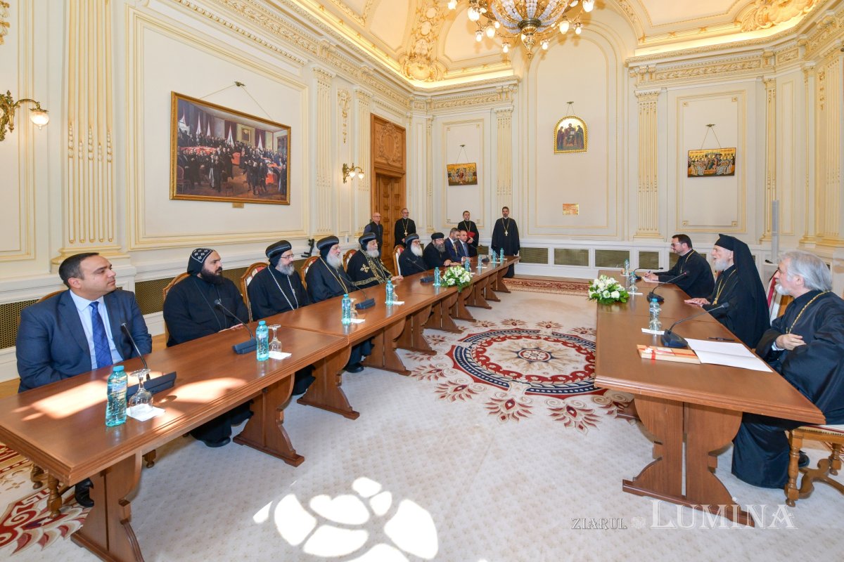 Întâistătătorul Bisericii Copte primit la București de Patriarhul României 330270