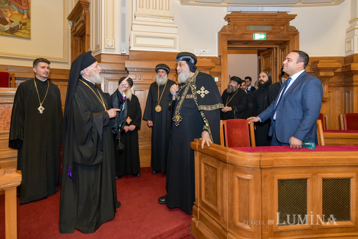 Întâistătătorul Bisericii Copte primit la București de Patriarhul României 330275