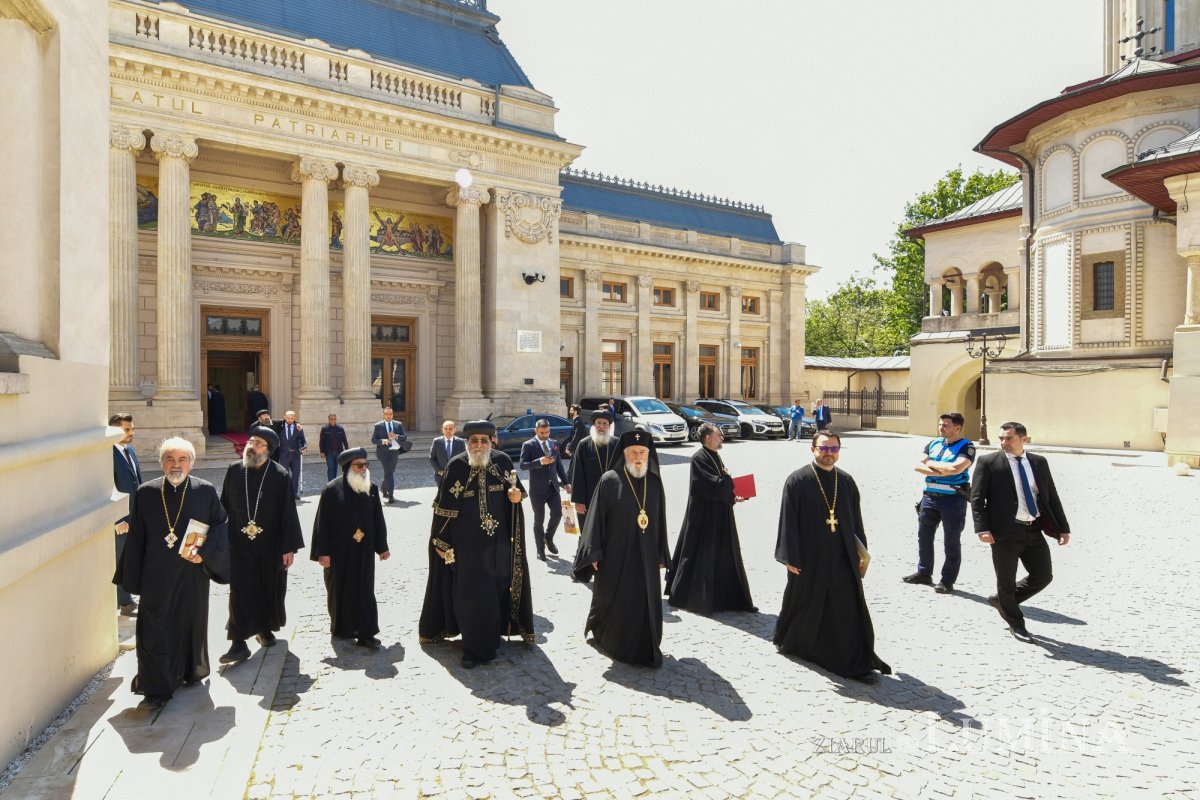 Întâistătătorul Bisericii Copte primit la București de Patriarhul României 330277