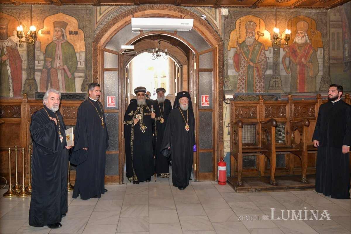 Întâistătătorul Bisericii Copte primit la București de Patriarhul României 330278