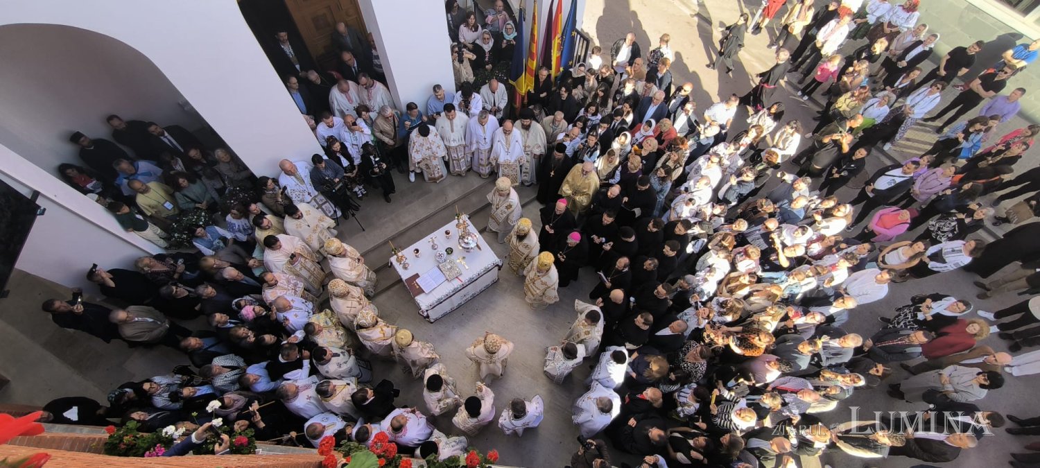 Mare bucurie şi binecuvântare pentru românii ortodocşi din Barcelona 330337