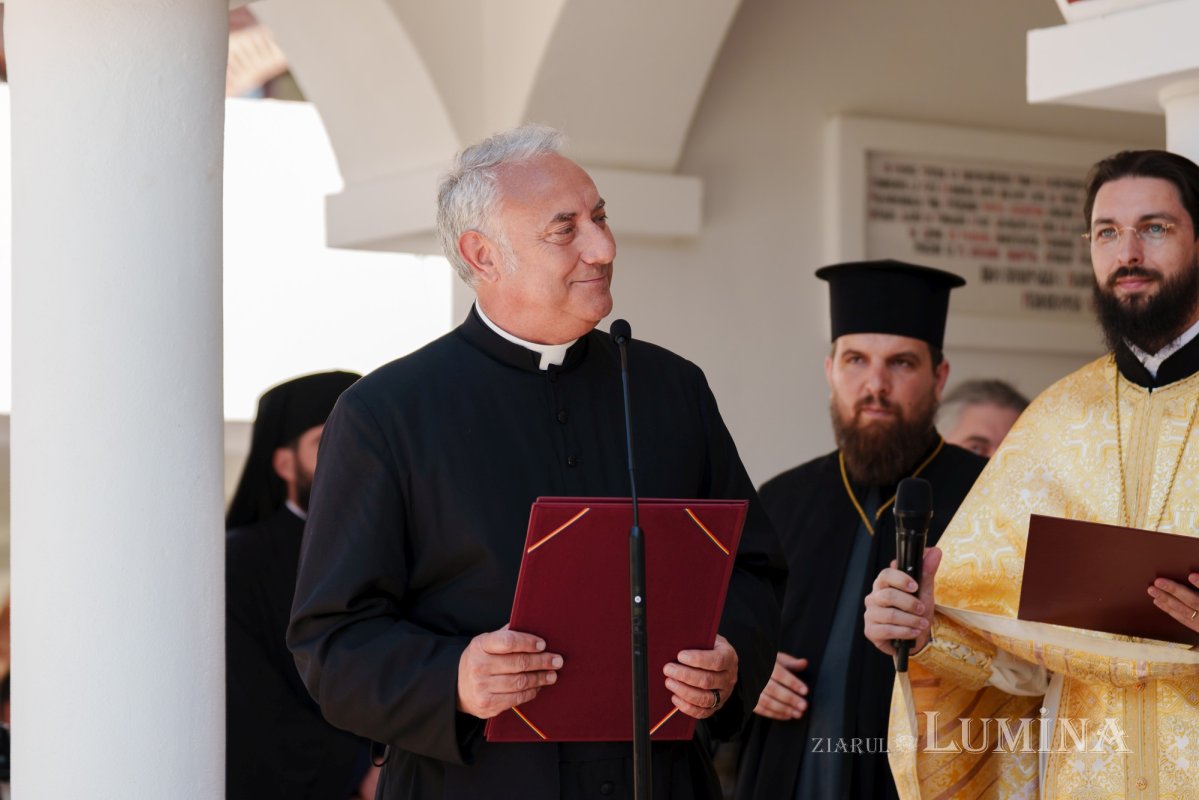 Hramul Mănăstirii Pantocrator din Drăgăneşti-Vlaşca 330494