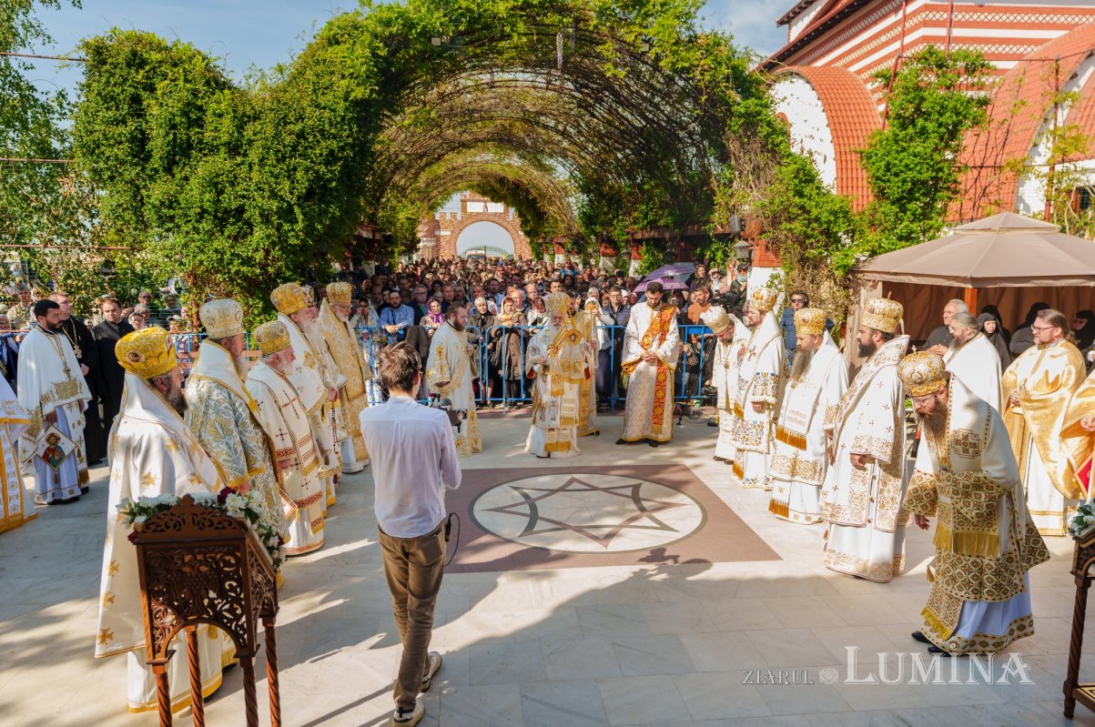 Hramul Mănăstirii Pantocrator din Drăgăneşti-Vlaşca 330537