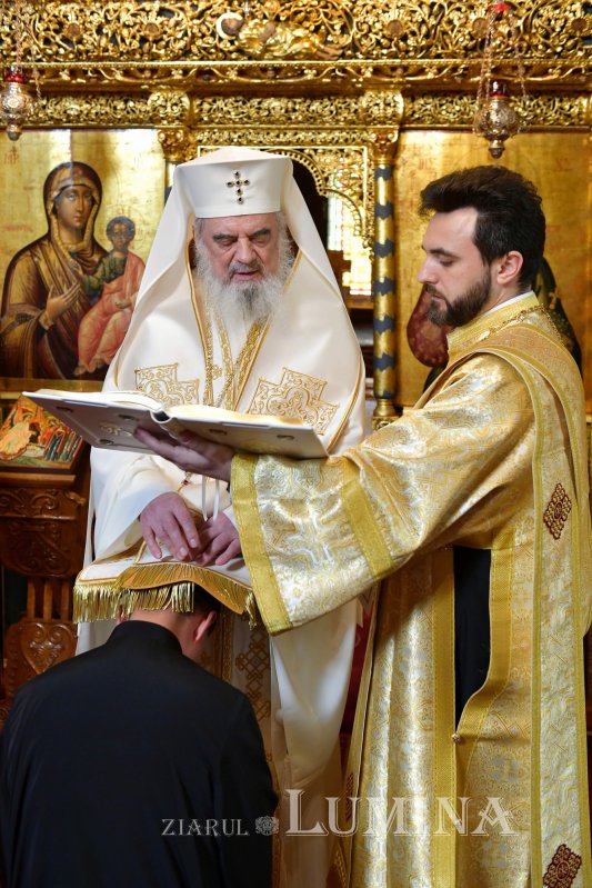 Înaintări în rang clerical în Arhiepiscopia Bucureștilor 330687