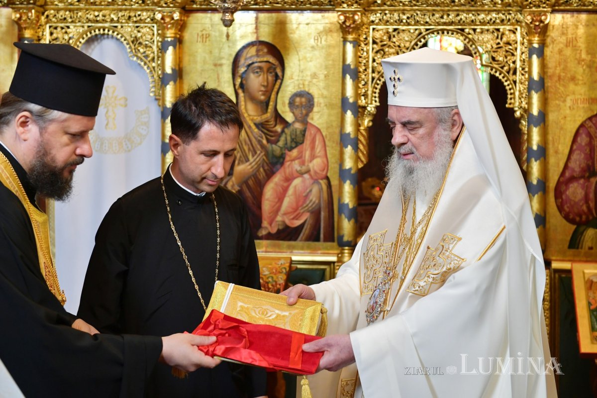 Înaintări în rang clerical în Arhiepiscopia Bucureștilor 330688
